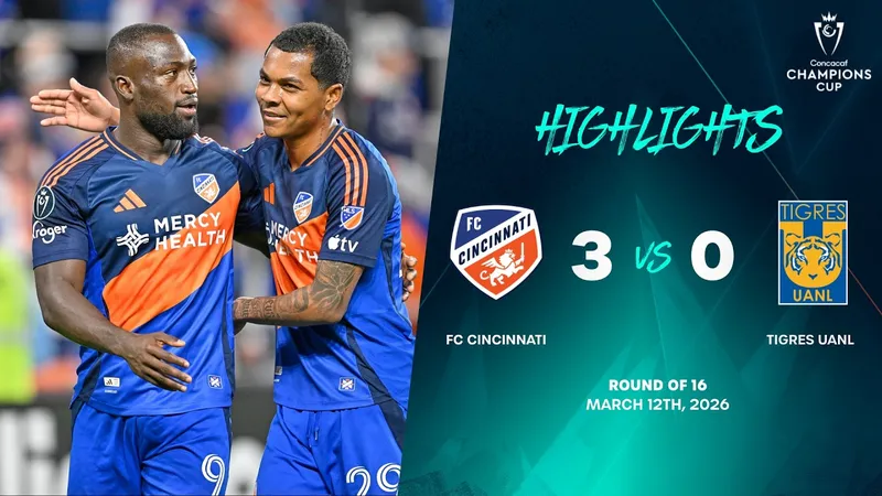 Cầu thủ của Tigres UANL và FC Cincinnati đua tốc độ trên sân